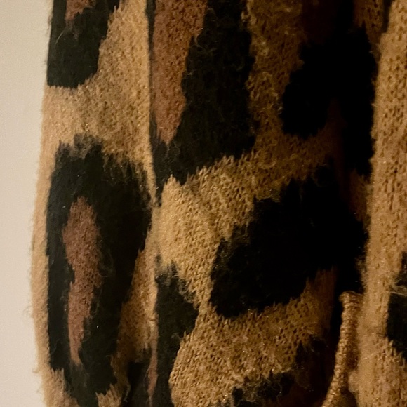 Show Me Your MuMu Out and About Heavy Knit Leopard Cheetah Print Large Cardigan - Picture 7 of 7